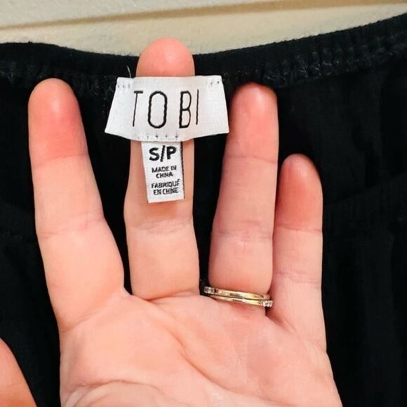 Tobi Womens Black Off the shoulder bell sleeve crop top size small s - Picture 5 of 9